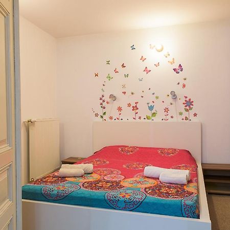 Center Walking Apartment And Room Bukarest Eksteriør billede